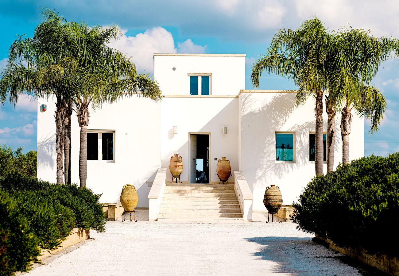 Villa/Dettached house in Ugento - Villa in Porto Cesareo-Torre Lapillo v233