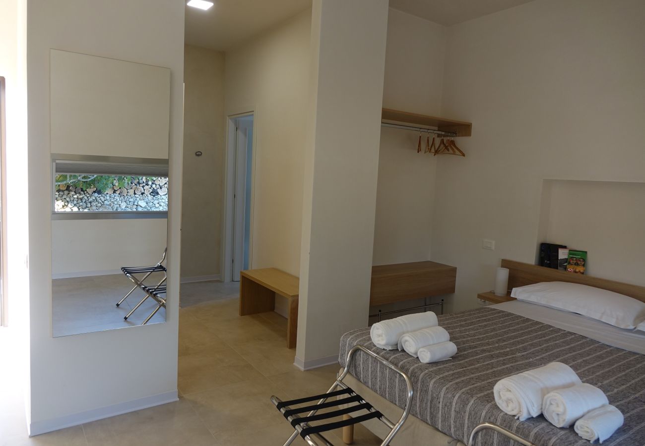 Farm stay in Lizzanello - Farmhouse in the Salento countryside – v820