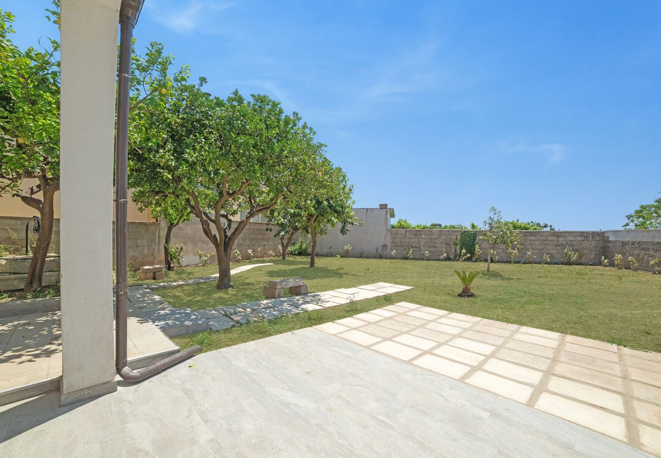 House in Santa Cesarea Terme - V251 Detached House with Garden in Cerfignano